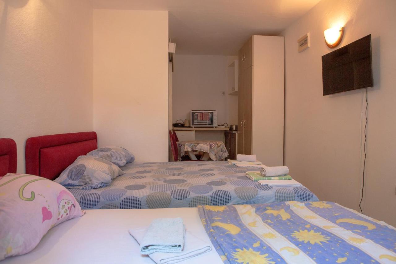 Family Apartments Vukcevic Чань Экстерьер фото